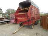 NEW HOLLAND SILAGE WAGON ON TANDEM NH GEAR