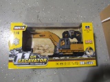NEW HUINA 1/16TH REMOTE CONTROLLED EXCAVATOR W/ BLADE