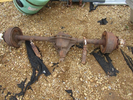 8 LUG TRUCK REAR AXLE