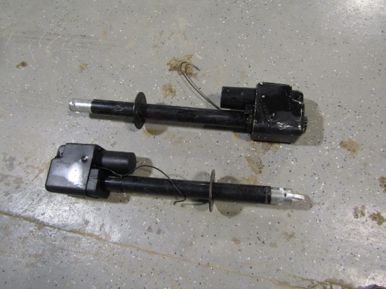 (2) CAMPER JACKS - BOTH ONE PRICE