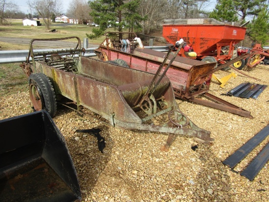 INTERNATIONAL MANURE SPREADER