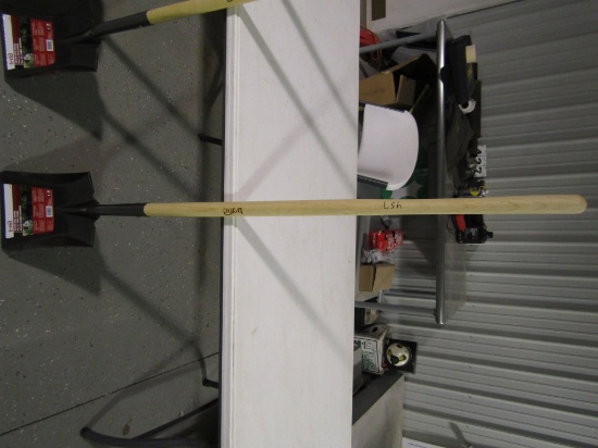 NEW SQUARE POINT SHOVEL