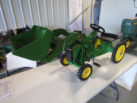 JOHN DEERE PEDAL TRACTOR W/ LOADER