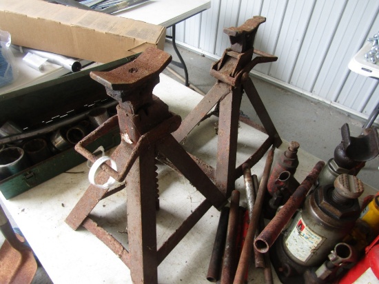 JACK STANDS