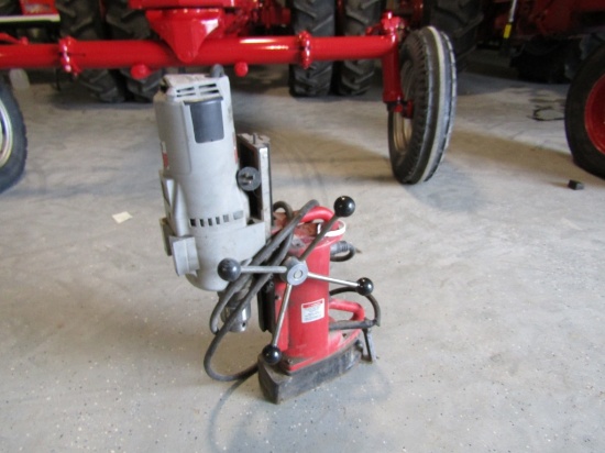 MILWAUKEE MAGNETIC DRILL