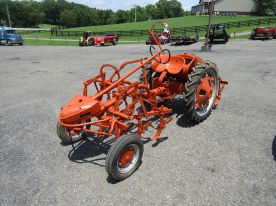 G ALLIS CHALMERS TRACTOR W/ CULTIVATORS