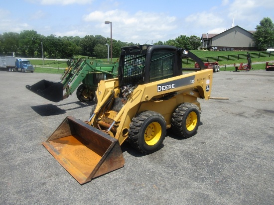 325 JOHN DEERE SKID STEER