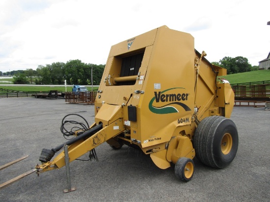 604M VERMEER HAY ROLLER W/ MONITOR