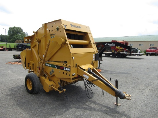 5420 VERMEER HAY ROLLER W/ NET WRAP AND MONITOR