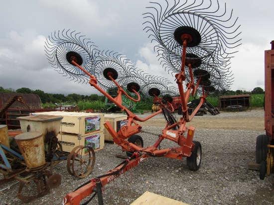 10 WHEEL V-RAKE W/ KICKER WHEEL