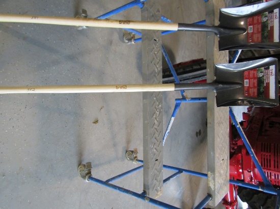 NEW SQUARE POINT SHOVEL