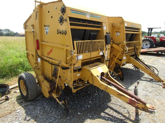 5400 VERMEER HAY ROLLER W/ TIE BOX