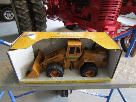 CASE TOY WHEEL LOADER
