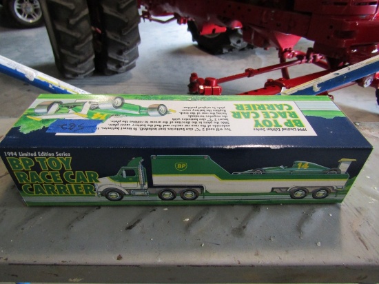 BP TOY RACE CAR CARRIER