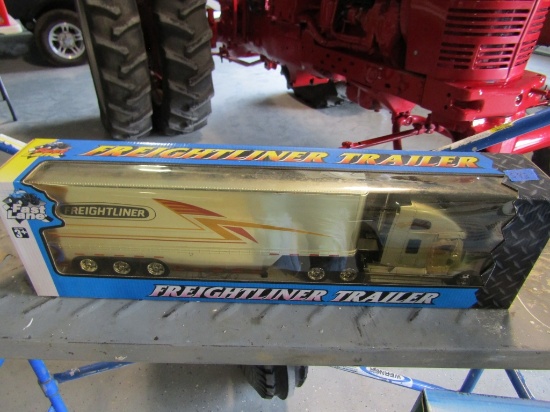 FREIGHTLINER TOY SEMI