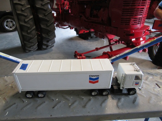CHEVRON TOY SEMI TRUCK