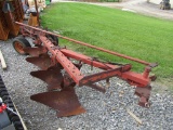 4X IH SEMI MOUNT PLOW