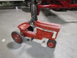 404 INTERNATIONAL PEDAL TRACTOR