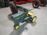 JOHN DEERE PEDAL TRACTOR