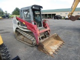 TL8 TAKEUCHI SKID STEER