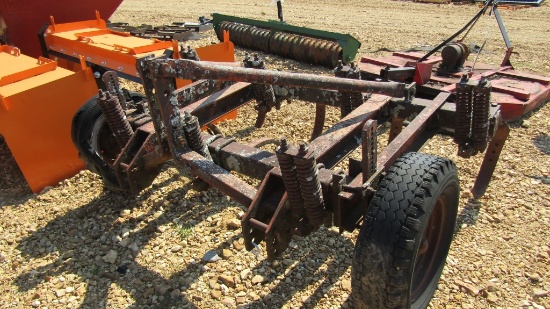 7 SHANK CHISEL PLOW