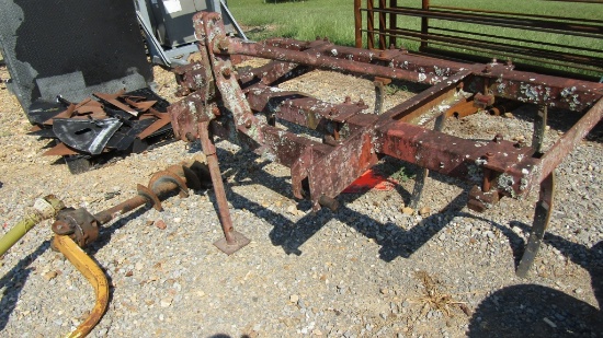 7 SHANK CHISEL PLOW