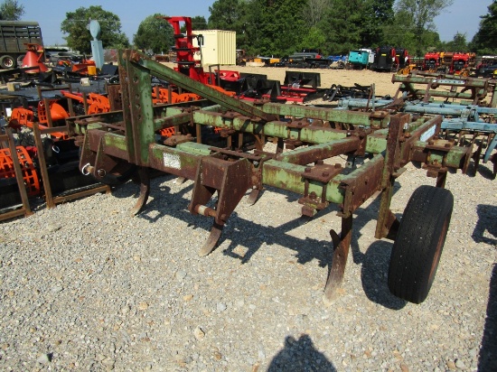 8 SHANK KEWANEE CHISEL PLOW