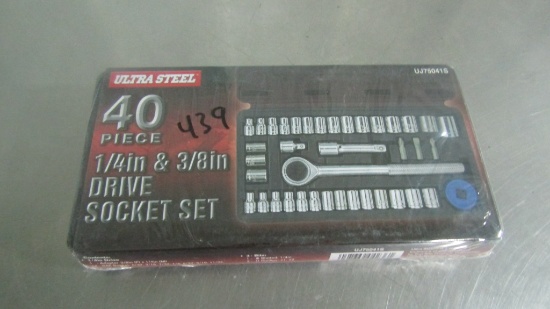 NEW 40PC 1/4'' & 3/8'' TOOL SET