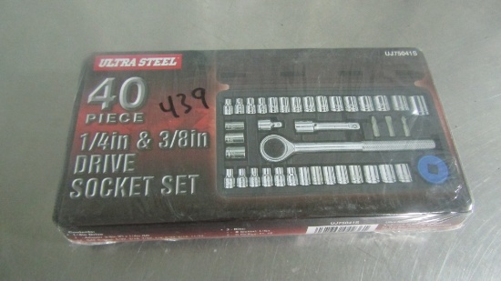 NEW 40PC 1/4'' & 3/8'' TOOL SET