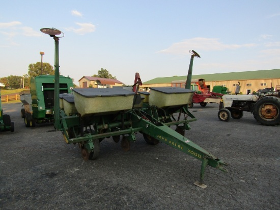7000 JOHN DEERE 4 ROW NO-TILL PLANTER - VERY NICE