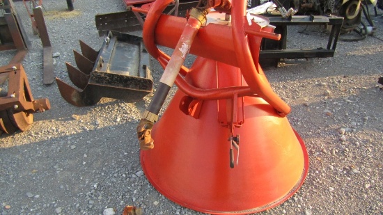 ORANGE FERTILIZE SPREADER