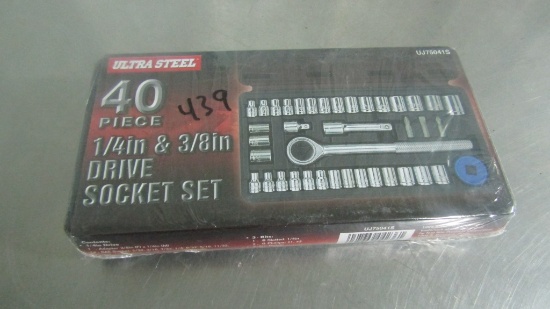 NEW 40PC 1/4'' & 3/8'' SOCKET SET