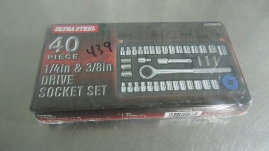 NEW 40PC 1/4'' & 3/8'' SOCKET SET
