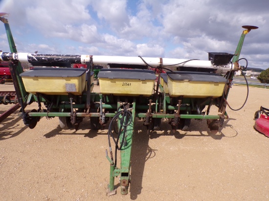 JOHN DEERE 7000 6-ROW NARROW PLANTER