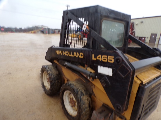 NEW HOLLAND L465 SKID LOADER