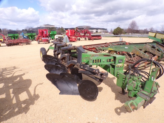 JOHN DEERE 2800 4 BOTTOM PLOW