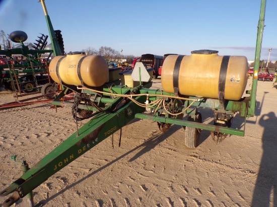 JOHN DEERE 7000 4-ROW WIDE PLANTER