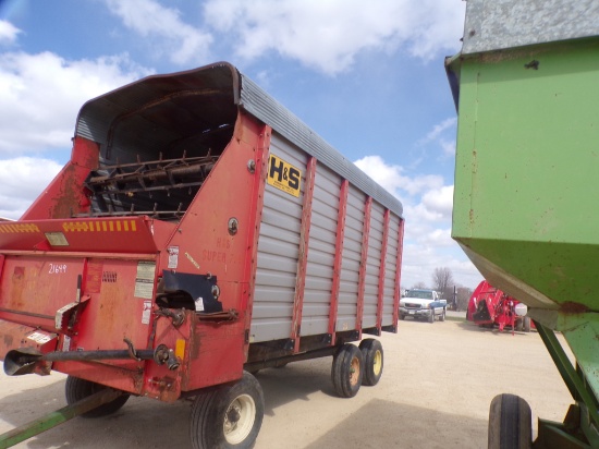 H&S SUPER 7+4 FORAGE BOX S/N: 701184