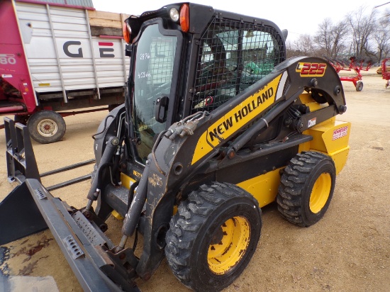 2014 NEW HOLLAND L225 2876