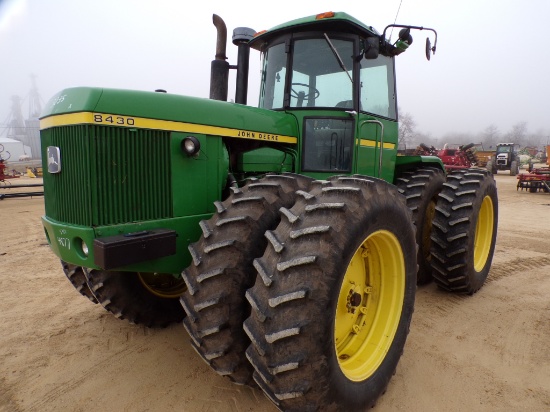 JOHN DEERE 8430 3235