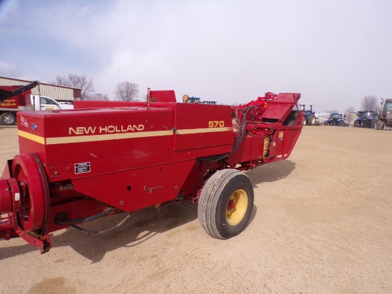 NEW HOLLAND 570 SQUARE BALER W/ 72 THROWER