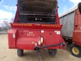 H&S HD7+4 16FT FORAGE BOX ON KNOWLES TANDEM GEAR S/N006850