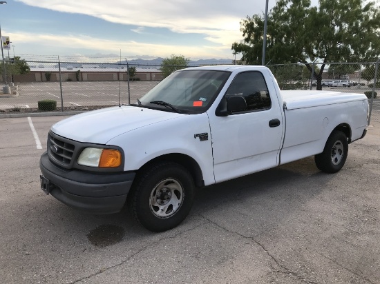 2004 Ford F-150 Heritage Pickup XL w/ Cover