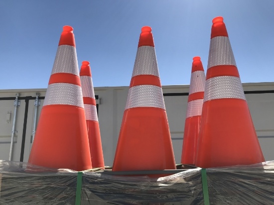 Unused (250)pcs Construction Safety Cones
