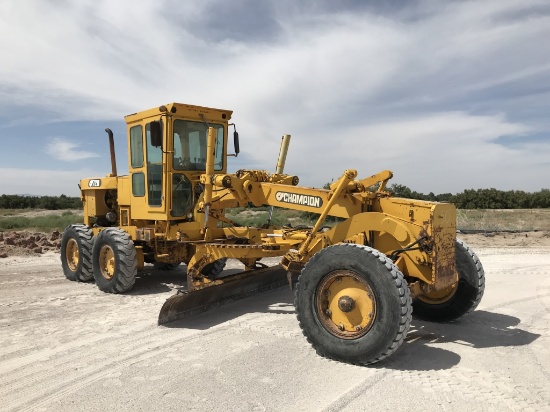 Champion 720 Road Grader Machine