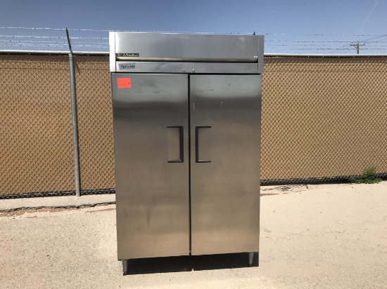 True Heated Cabinet - Very Clean - A