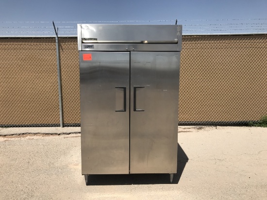 True Heated Cabinet - Very Clean - B