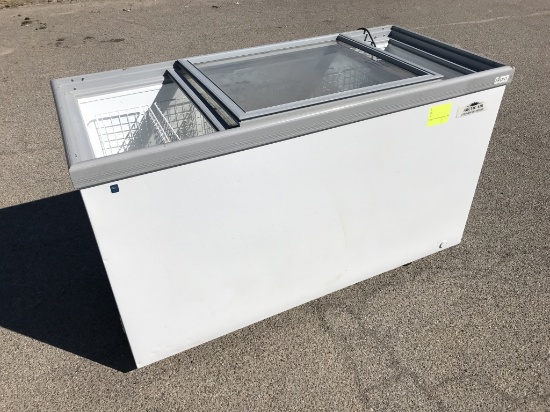 ( Like New ) Artic Air Commercial IceCream Freezer
