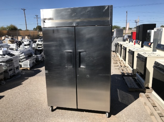 School Surplus Restaurant - True SS Refrigerator