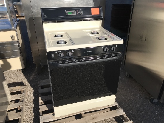 School Surplus Appliance - GE Gas Range/ Oven -A